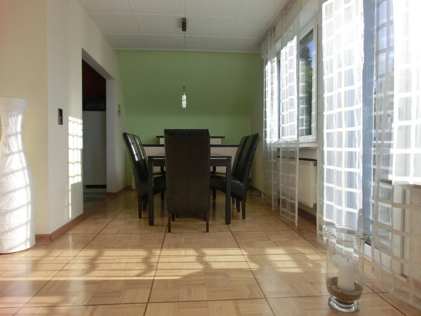 Lichtdurchflutete 2-Zimmer-Wohnung mit Einbauküche in 2-Familienhaus – Köln – Vorschaubild 4
