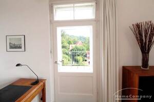 20330G HomeCompany Dresden Möbliert/Furnished 2-Zimmer Apartment mit phantastischer Aussicht über die Stadt am Loschwitzer Elbhang, grosse Dachterrass – 1326 Dresden – Vorschaubild 3