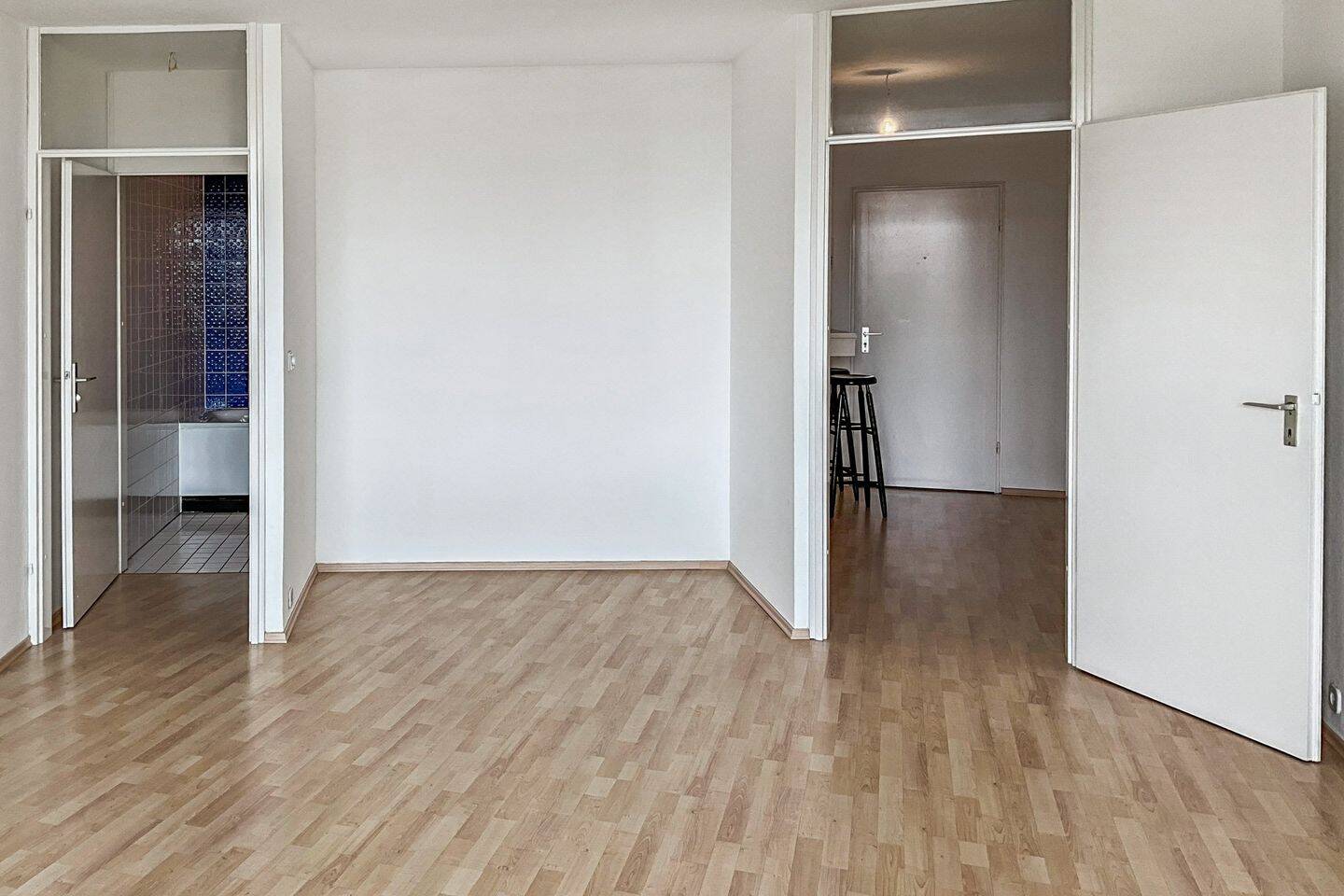 Zentral Wohnen in Schwabing! Freie 1-Zimmer-Wohnung zum Selbstbezug oder als Kapitalanlage – München – Vorschaubild 2