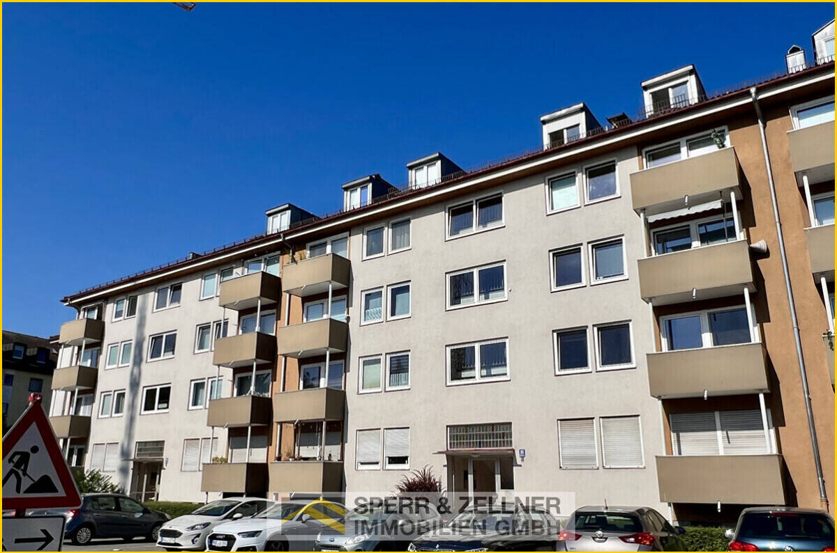Wohnen über den Dächern Münchens: großzügige 3,5-Zimmer-Wohnung mit Dachterrasse und TG-Stellplatz – München – Vorschaubild 2
