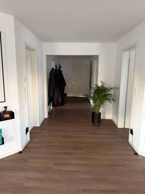 Moderne 3-Zimmer-Dachgeschosswohnung mit großzügigem Balkon und Einbauküche in Quakenbrück – 49610 Quakenbrück – Vorschaubild 1