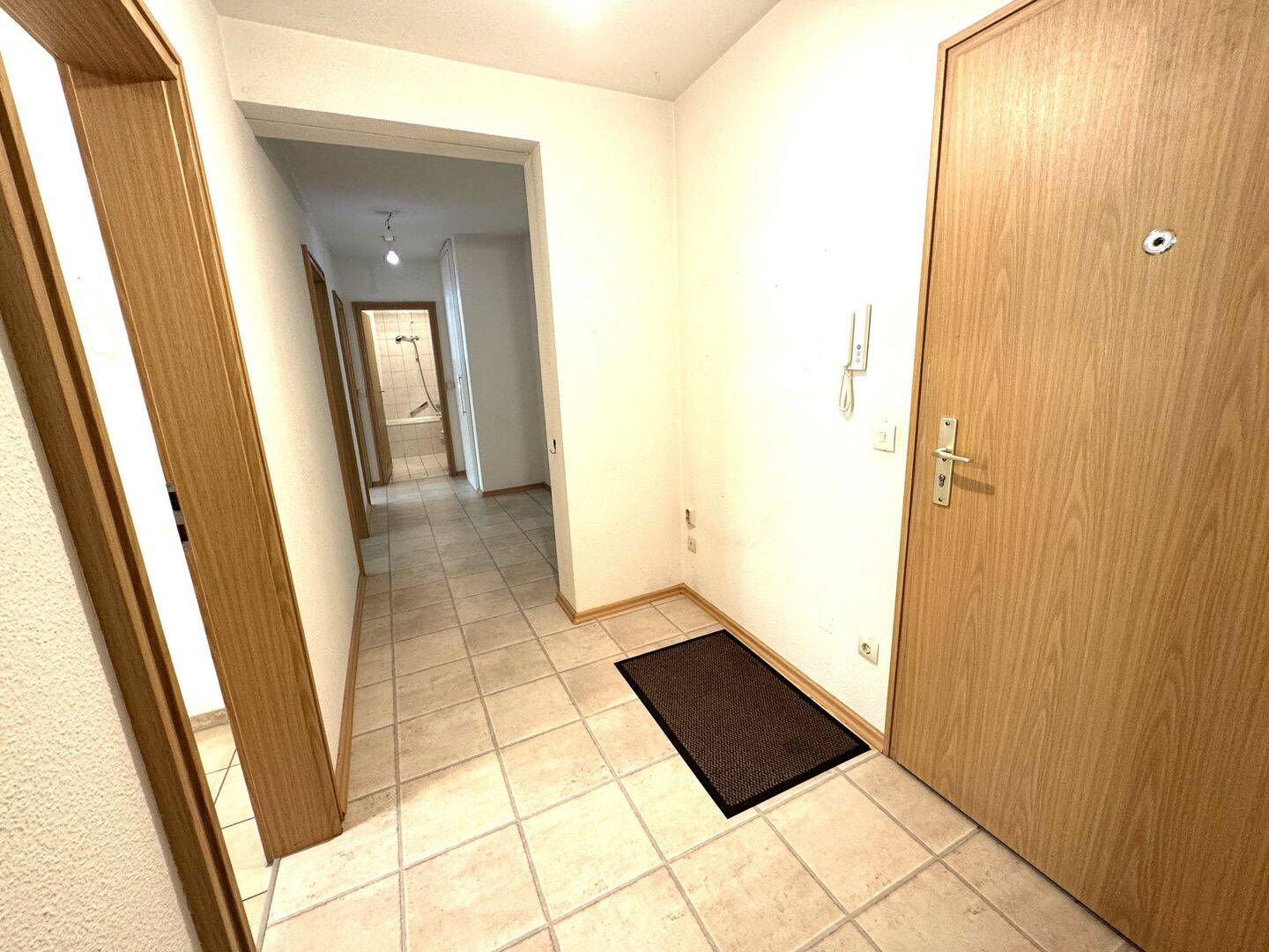 Freie 3-Zi.-ETW. mit Balkon & Stellplatz inkl. EBK – Nürnberg – Vorschaubild 2
