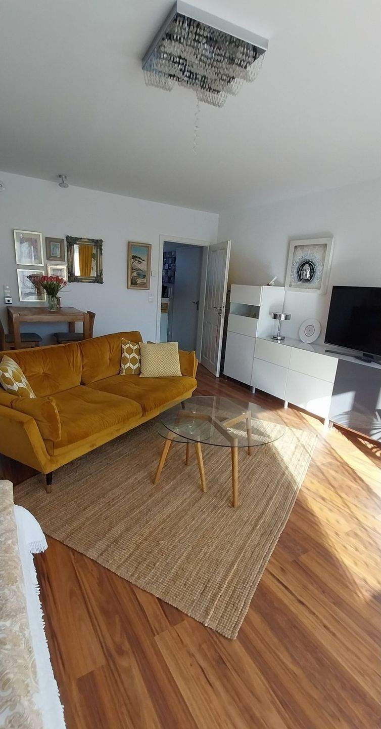Stilvolles Studio Apartment mit Terrasse – Augsburg – Vorschaubild 2