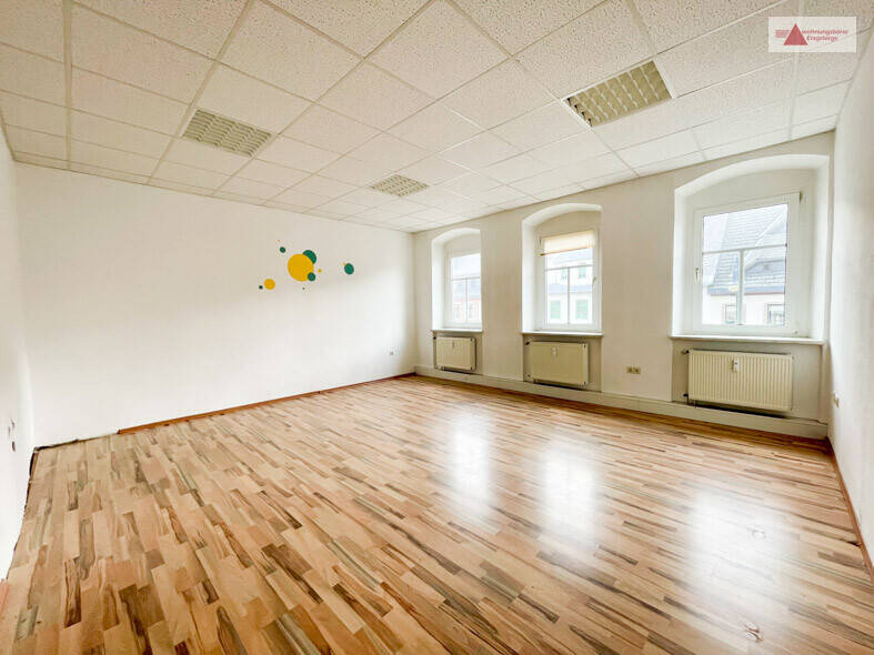 Geräumige Wohnung oder Praxis im Zentrum von Sayda zu vermieten!