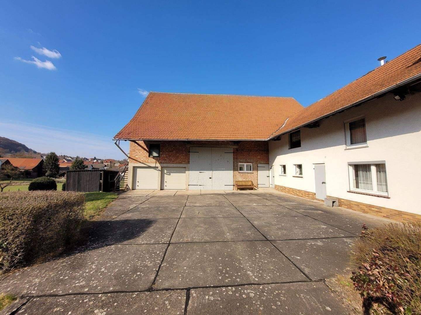 WEITLÄUFIG!!! Ein- Zweifamilienwohnhaus mit Zwischenbau, Scheune und 8206 m² Grundstück – Hohenroda – Vorschaubild 9