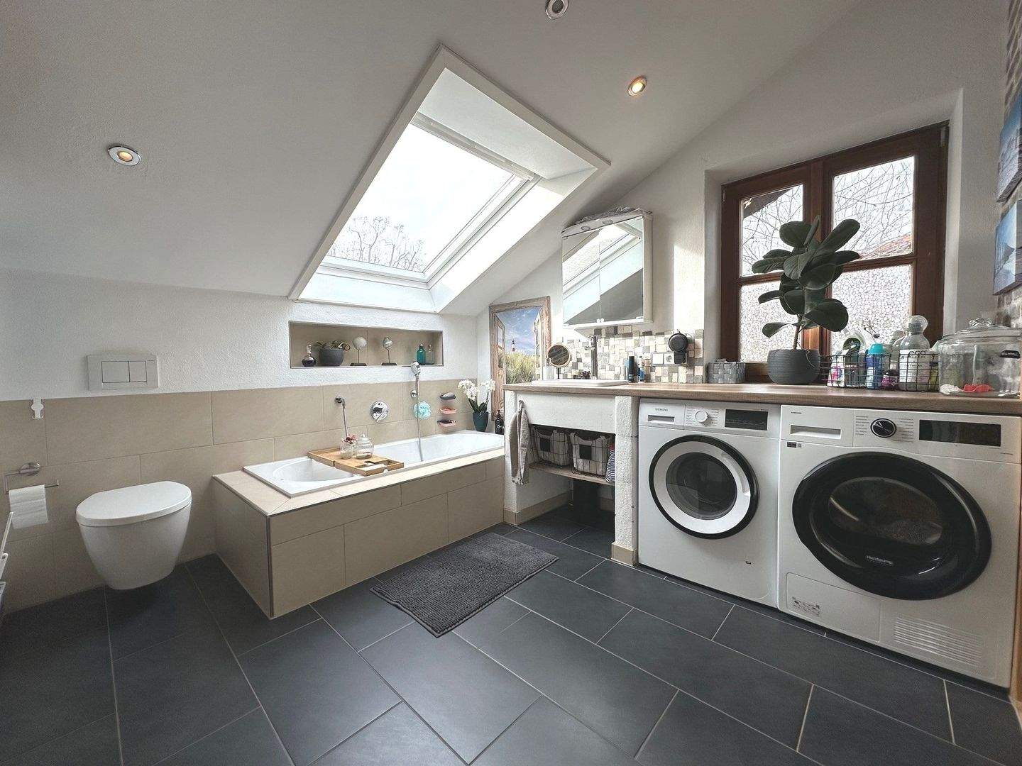 Haus im Haus - Familienfreundliche 5-Zimmerwohnung mit Dachterrasse, Gartenanteil und Pool – Grafing – Vorschaubild 7
