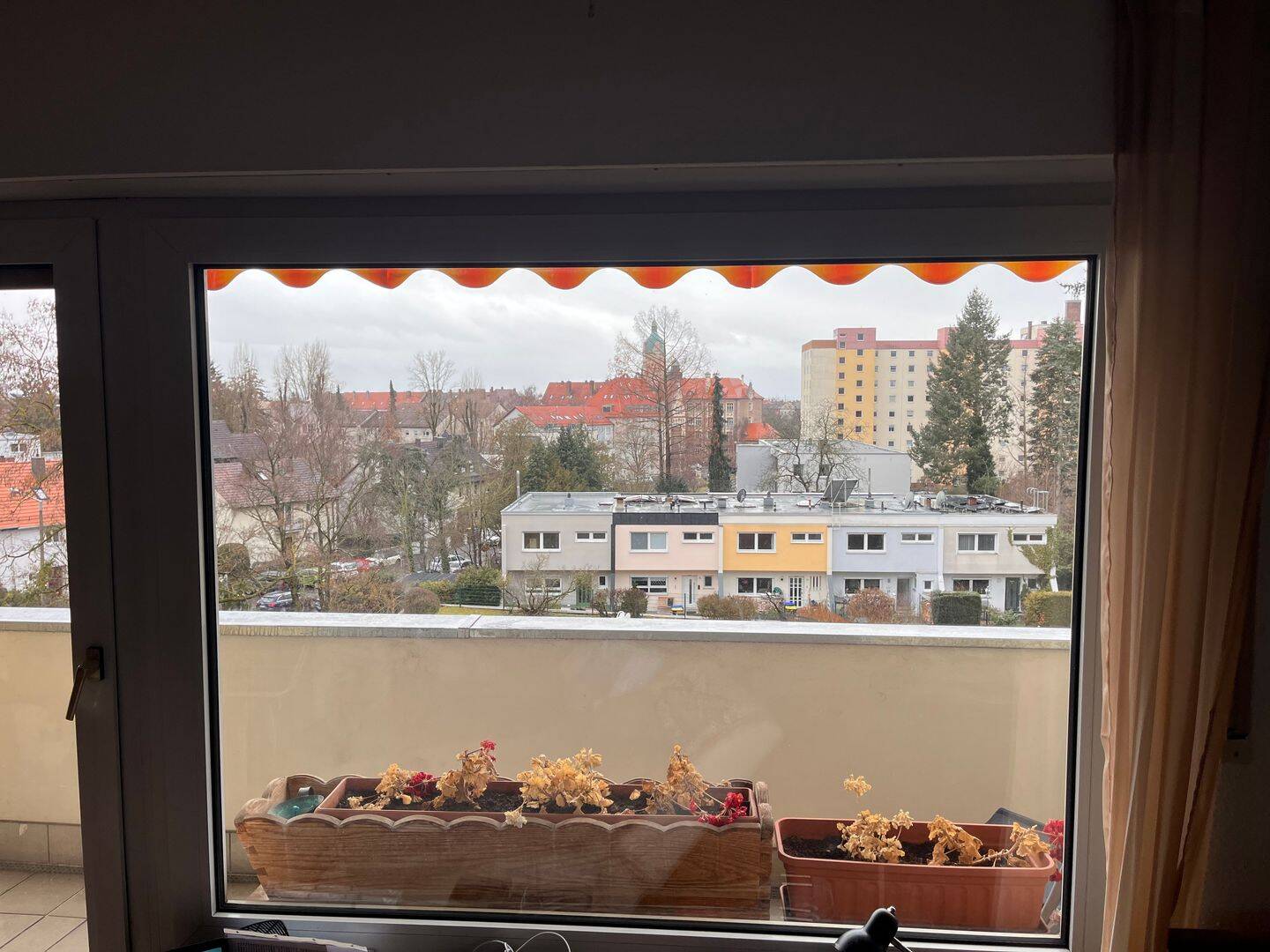 Helle 2-Zimmer-Wohnung mit zwei Balkonen und Blick ins Grüne – Nürnberg Schoppershof