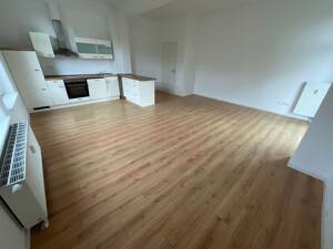 geräumige 4 Zimmer-Wohnung mit Wohnküche, Balkon, Wannenbad und EBK – 23554 Lübeck – Vorschaubild 4