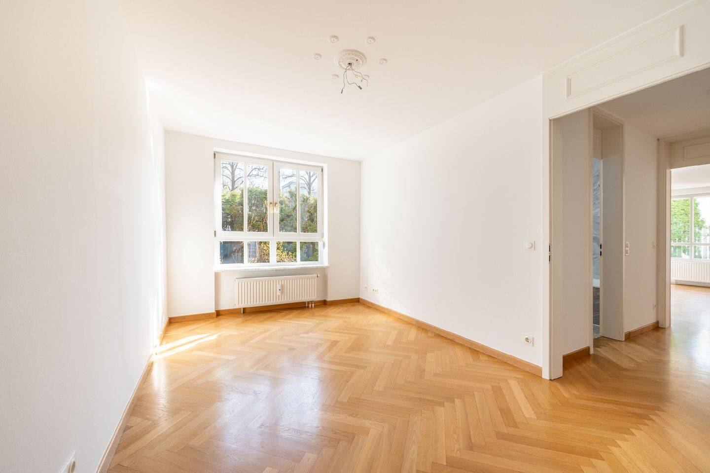 AIGNER - Elegante Gartenwohnung mit Süd-/ West-Terrasse in Bestlage Harlaching – München – Vorschaubild 4