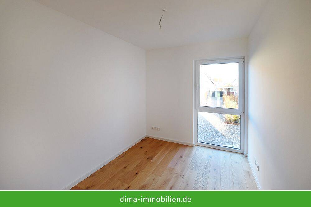 Reihenhaus mit 3 Ebenen mit Einbauküche, Garten, Terrasse, Tageslichtbad, Stellplatz u.v.m. – Leipzig – Vorschaubild 9