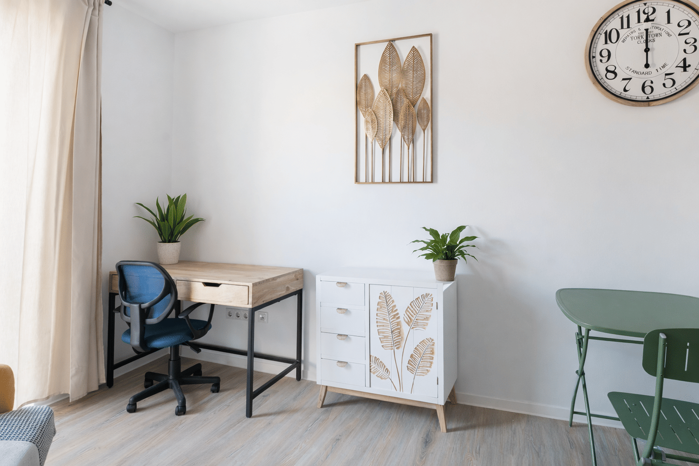 Ankommen, wohlfühlen, studieren: Exklusives Design-Apartment |möbliert|Fahrstuhl |Unilage|Dachgarten – Magdeburg – Vorschaubild 4