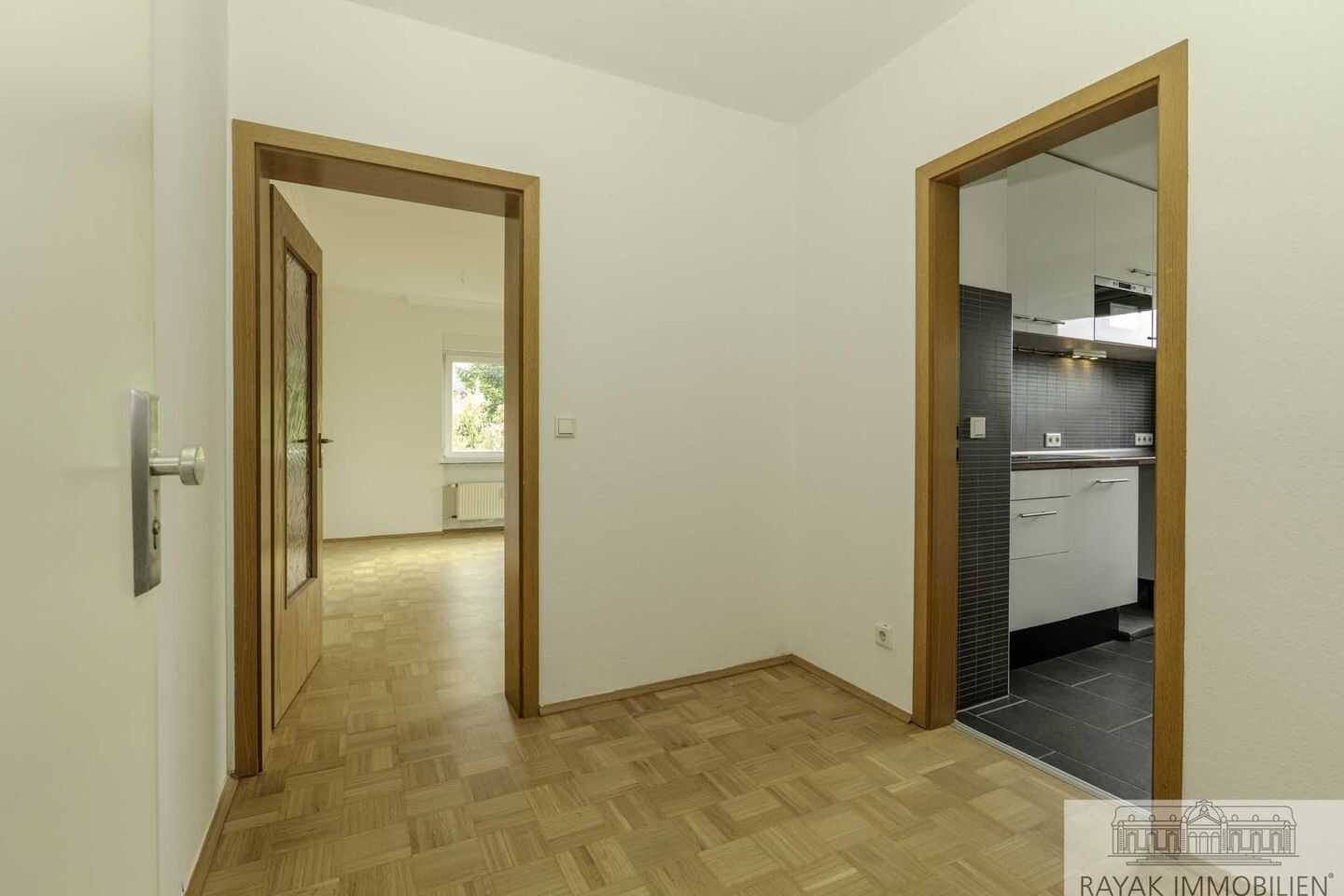 Wohnung zum Kauf in Düsseldorf - Rayak Immobilien, Ihr Makler für Düsseldorf – Düsseldorf – Vorschaubild 3