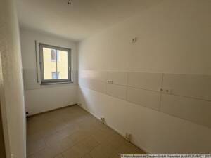 Tolle 3-Raumwohnung zur Selbstnutzung !!! Erstbezug nach Sanierung !! Mit Balkon und Aufzug !! – 1157 Dresden – Vorschaubild 8