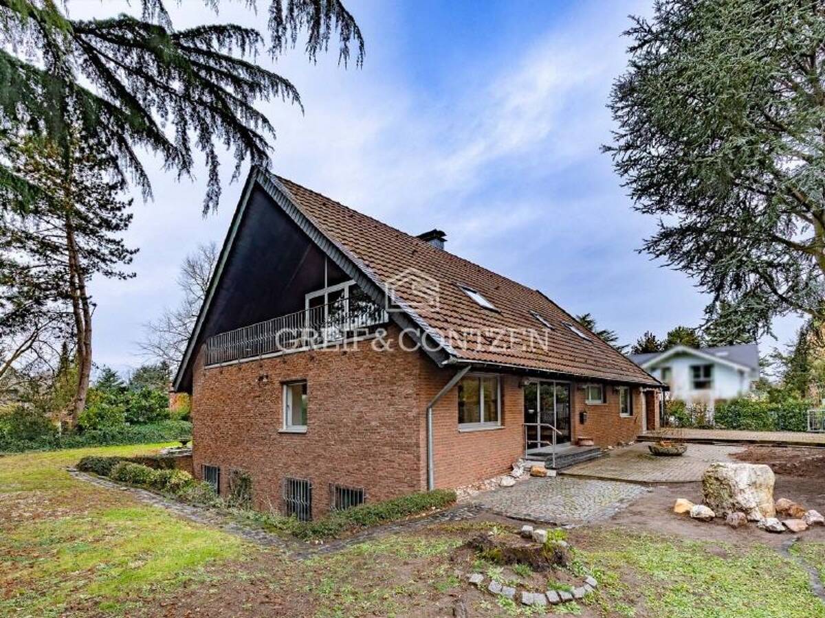 Freistehendes Einfamilienhaus auf Süd-West-Grundstück in zweiter Baureihe – 50996 Köln – Bild 1 von 9