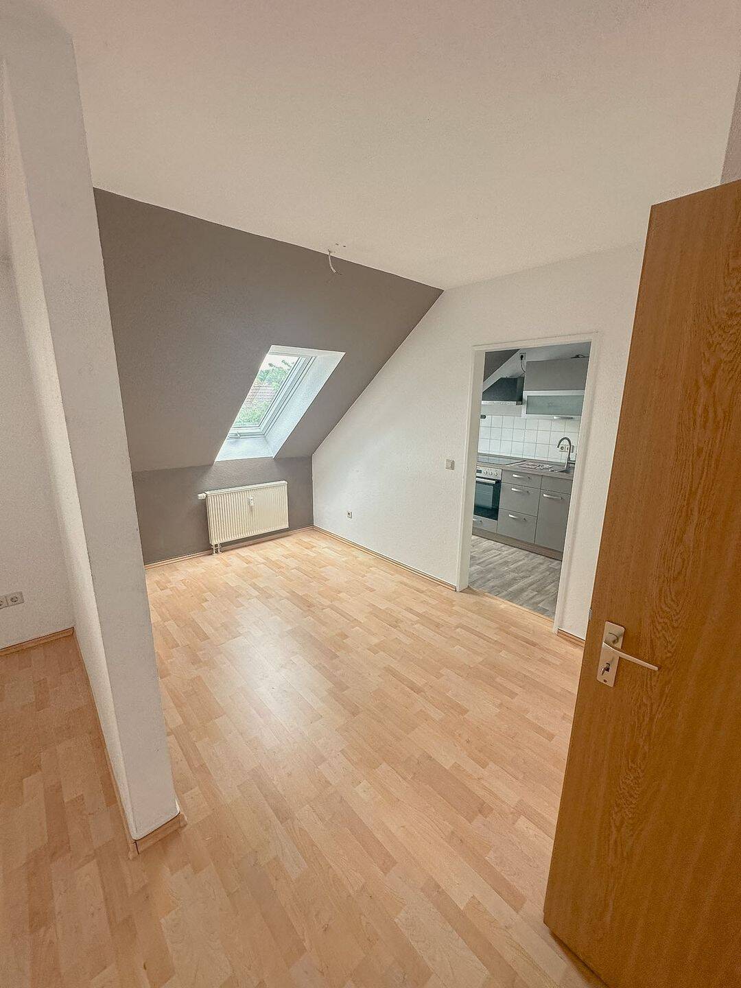 Helle 2-Zimmer-Dachgeschosswohnung mit Balkon in Salzgitter-Thiede – Salzgitter – Vorschaubild 6