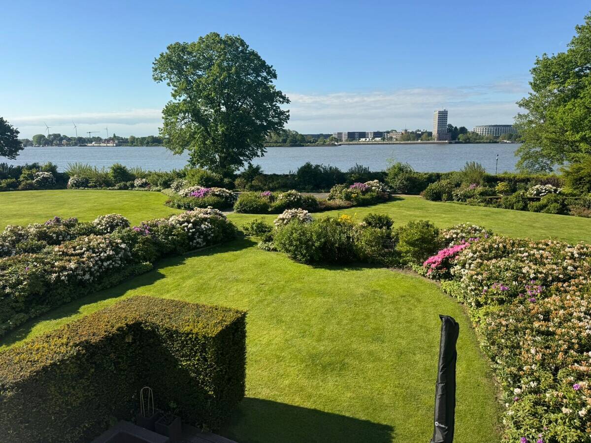 Wohntraum direkt an der Elbe - Exklusive Maisonette mit eigenem Garten, 3 Balkonen & 3 Terrassen – Hamburg – Vorschaubild 4