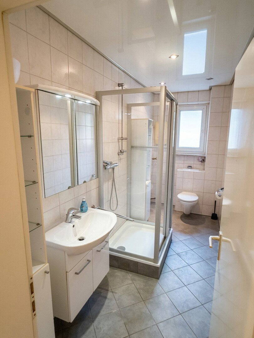 Sonnige 2-Zimmer-Eigentumswohnung im Altbau, 3. OG, ca. 66 m2, Keller & Dachboden – Nürnberg – Vorschaubild 7