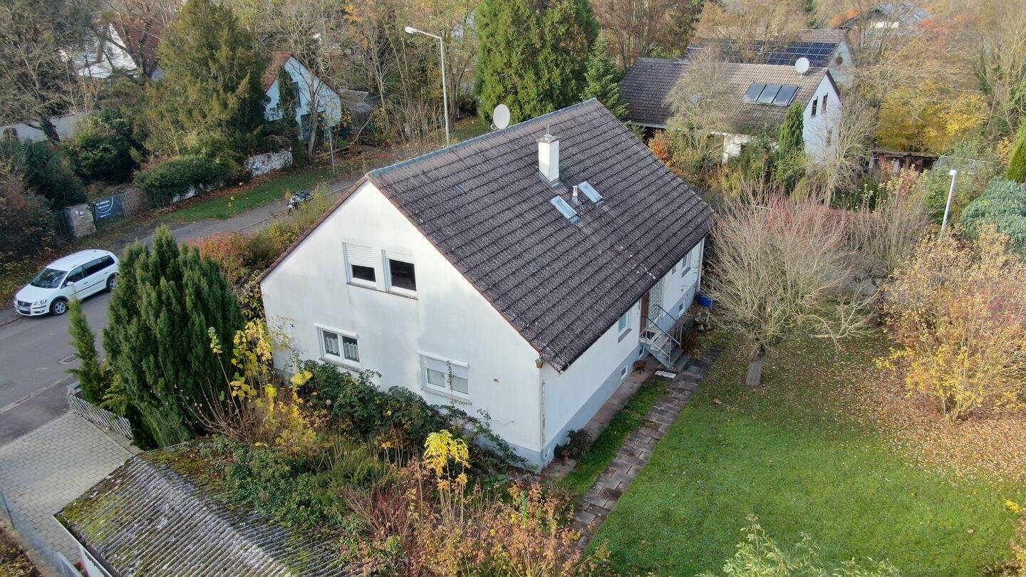 "Leben, Vermieten oder Beides: Vielseitiges Zweifamilienhaus in Uffenheim" – Uffenheim – Vorschaubild 3
