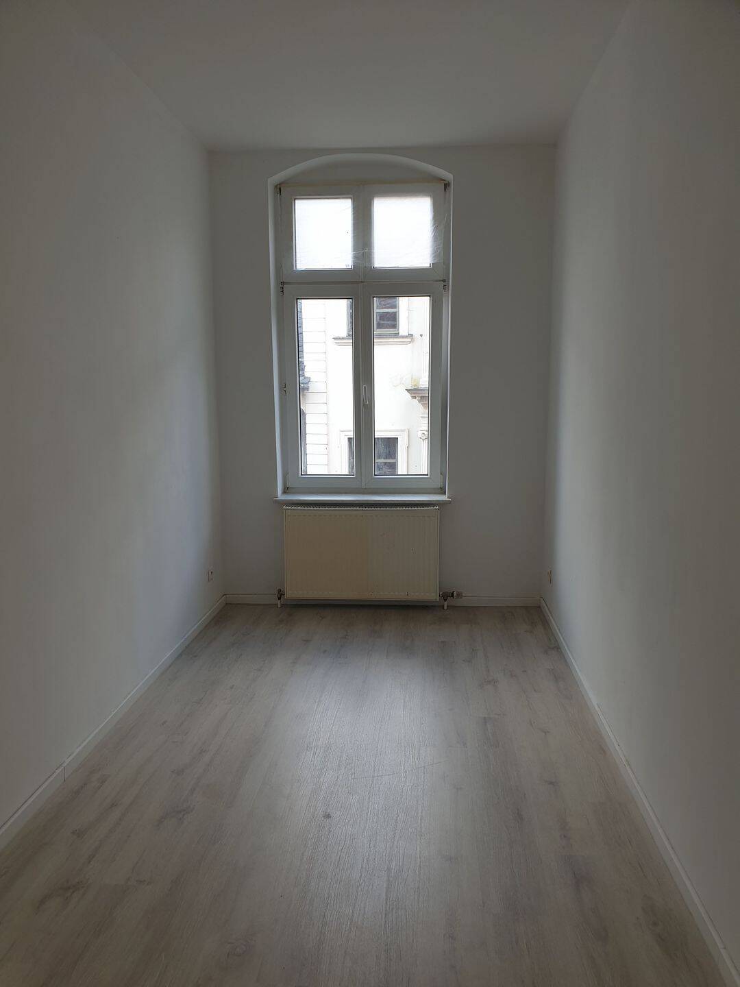 Saniertes Mehrfamilienhaus mit 8 Einheiten in zentraler Lage von Zeitz – attraktive Kapitalanlage mit Potenzial – Zeitz – Vorschaubild 5