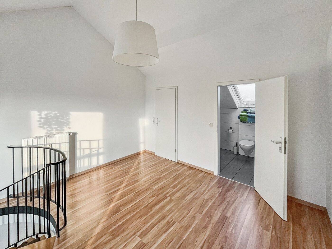 Maisonette mit Weitblick: Modern wohnen auf zwei Ebenen – Würzburg – Vorschaubild 6