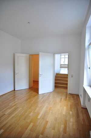 Schicke, individuelle 2,5-3 Zi. Whg. in begehrter City-Lage mit Balkon – 65185 Wiesbaden – Vorschaubild 6