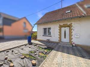 Teilsaniertes EFH | EG saniert | DG ausbaufähig | Strom & Wasser neu | 2 Garagen | 54429 Waldweiler