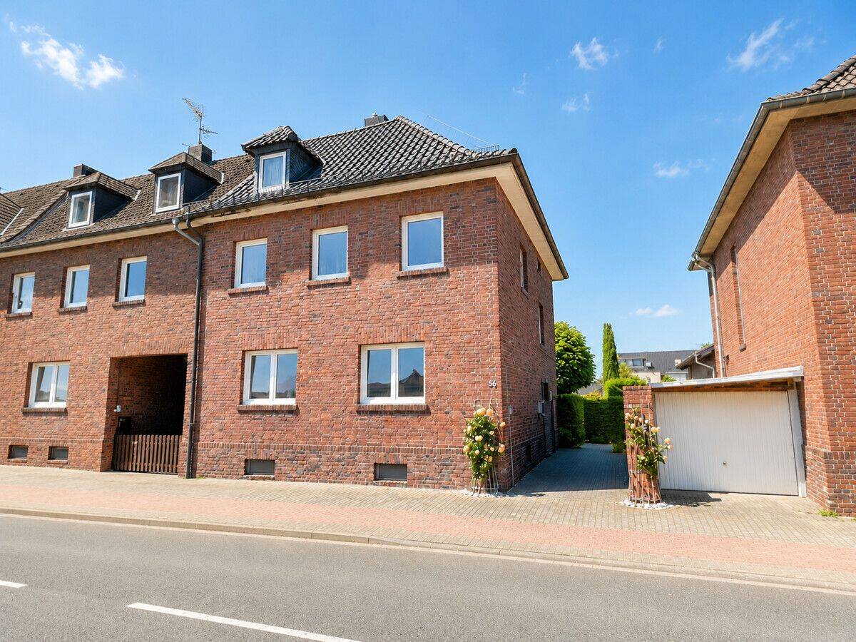 Familienfreundliches Einfamilienhaus mit großem Garten in Geilenkirchen – Geilenkirchen – Vorschaubild 2