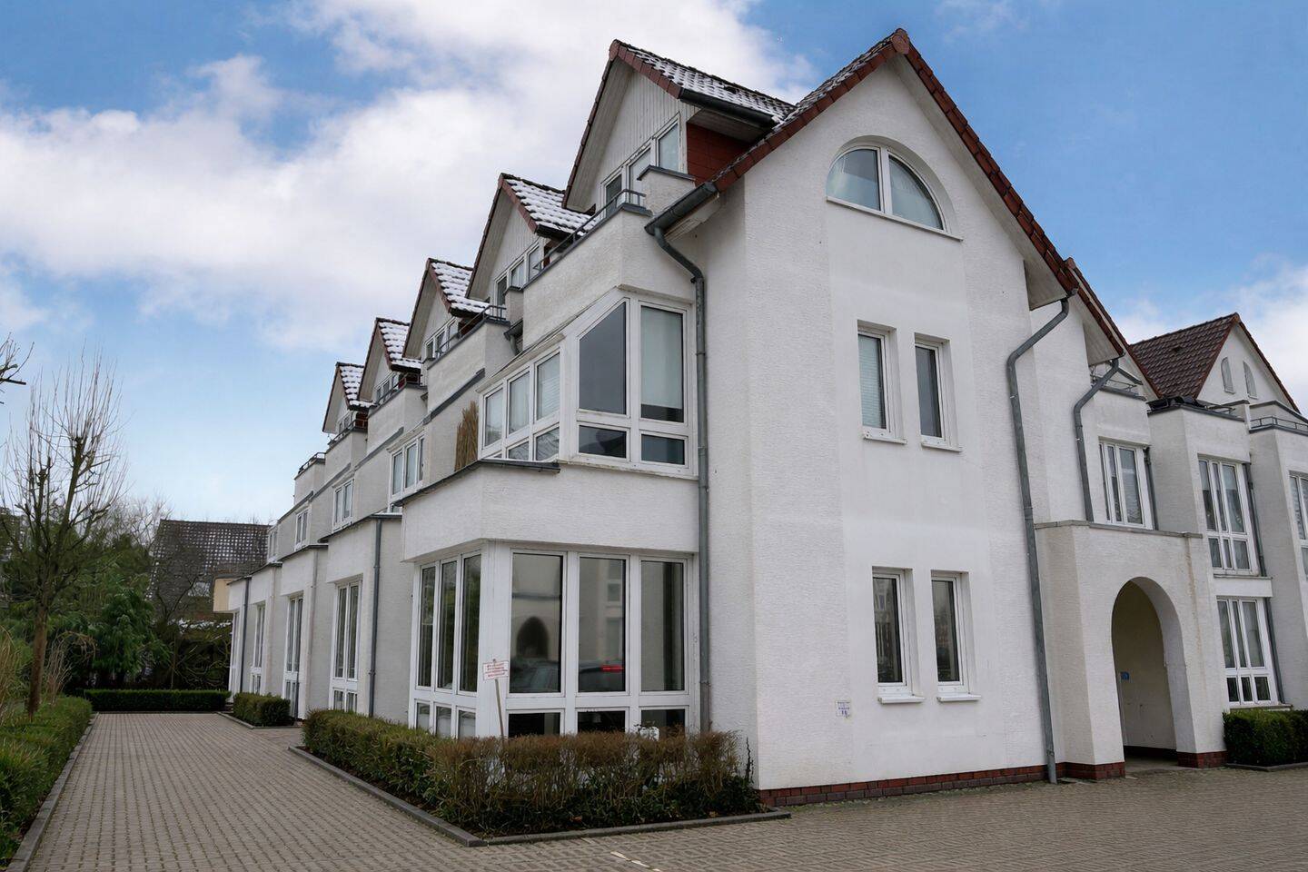 Gepflegte Kapitalanlage! 1-Zimmer-Dachgeschosswohnung mit Balkon in begehrter Lage am Wunderburgpark – Oldenburg – Bild 1 von 9