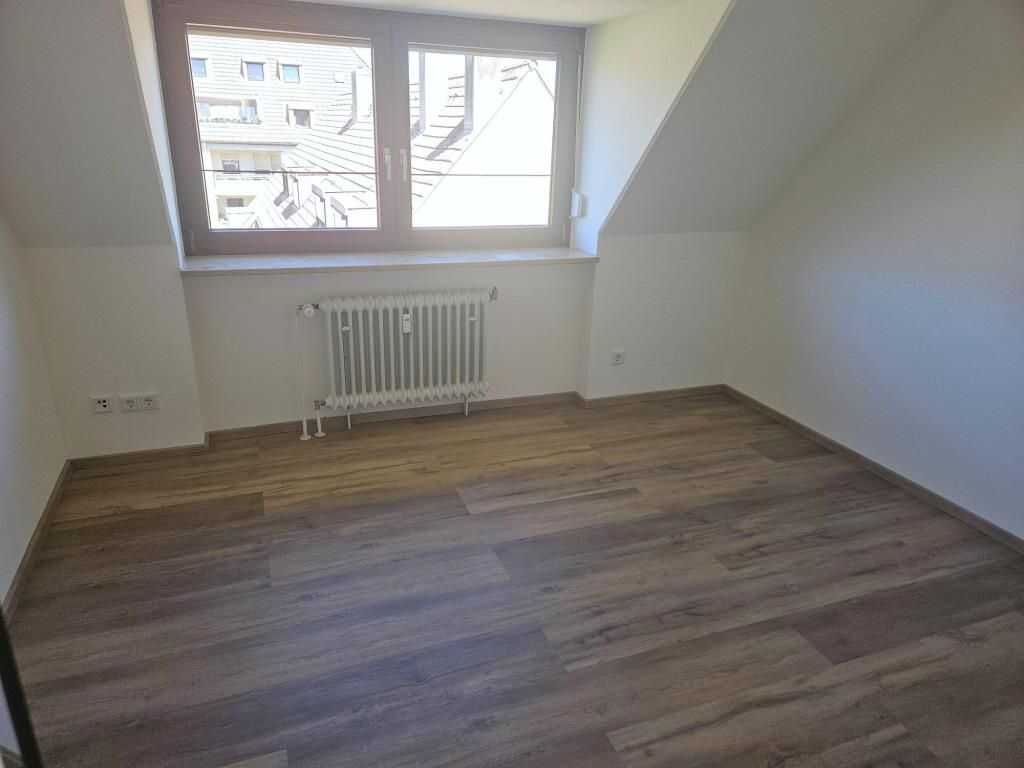 Schöne 4-Zi. Maisonette-Wohnung mit Balkon in Nürnberg-Hummelstein / Wohnung mieten – Nürnberg – Vorschaubild 4