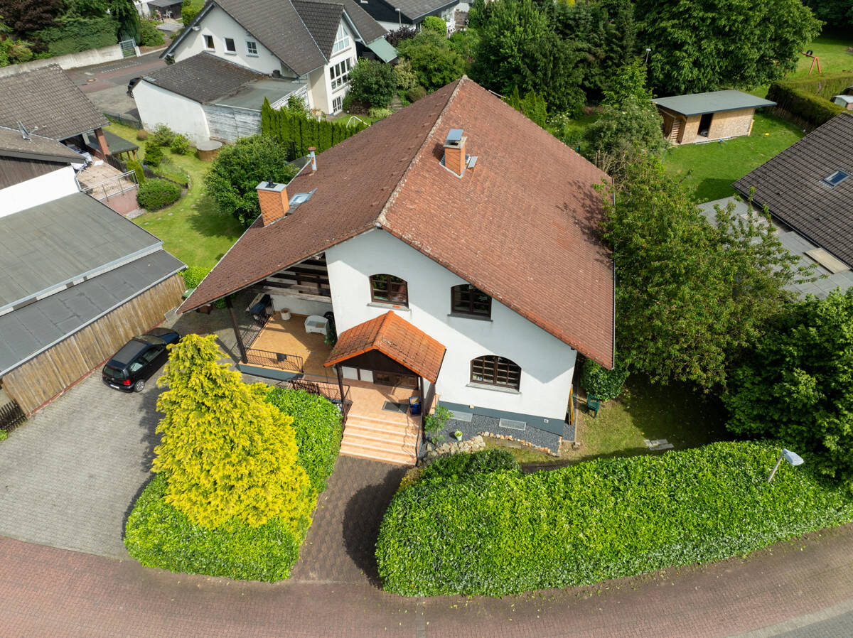 Mehrfamilienhaus mit Potenzial! – Großholbach – Bild 1 von 9