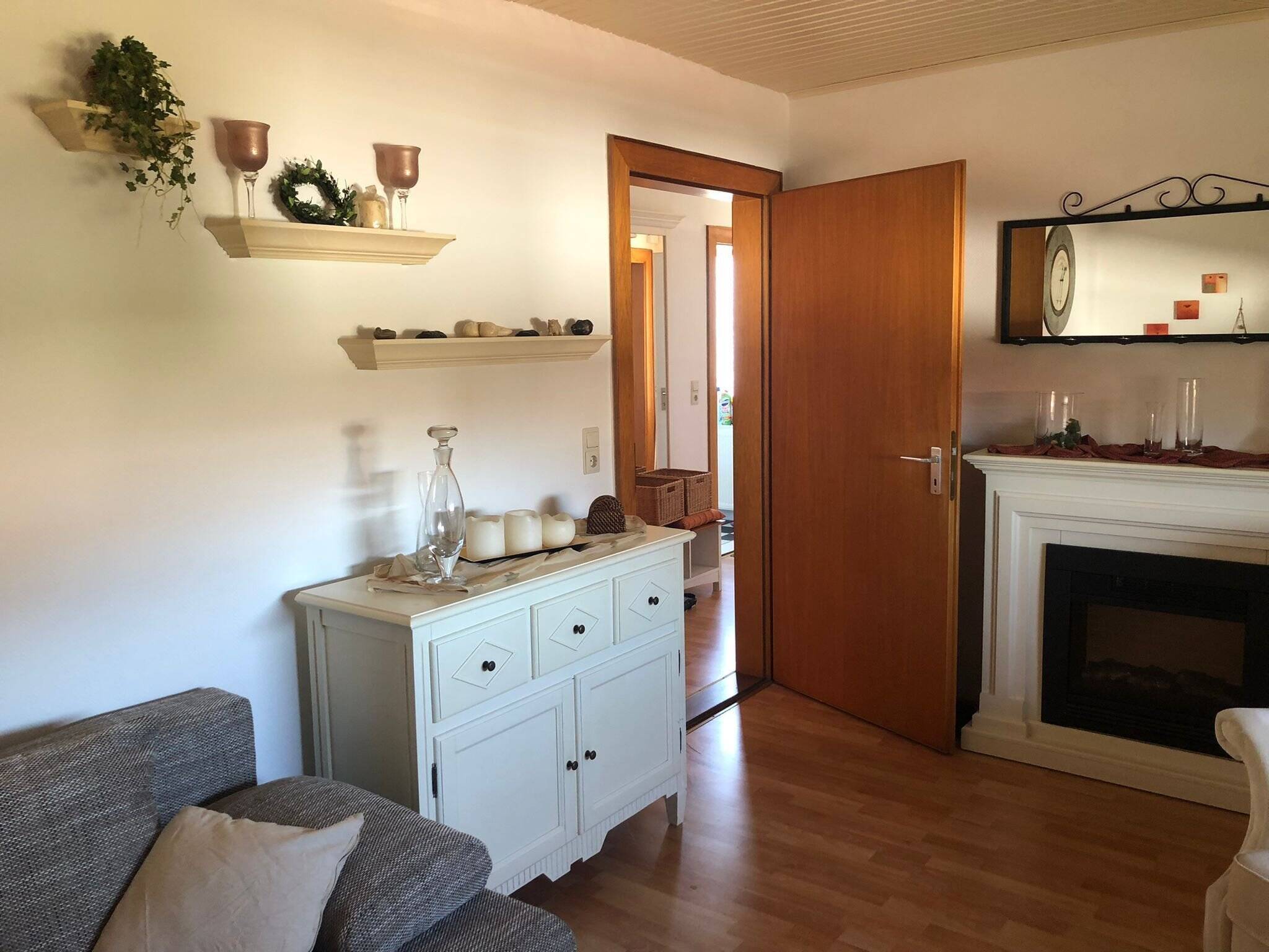 Möblierte 2 Zimmer Wohnung in Bremerhaven – Bremerhaven – Vorschaubild 3