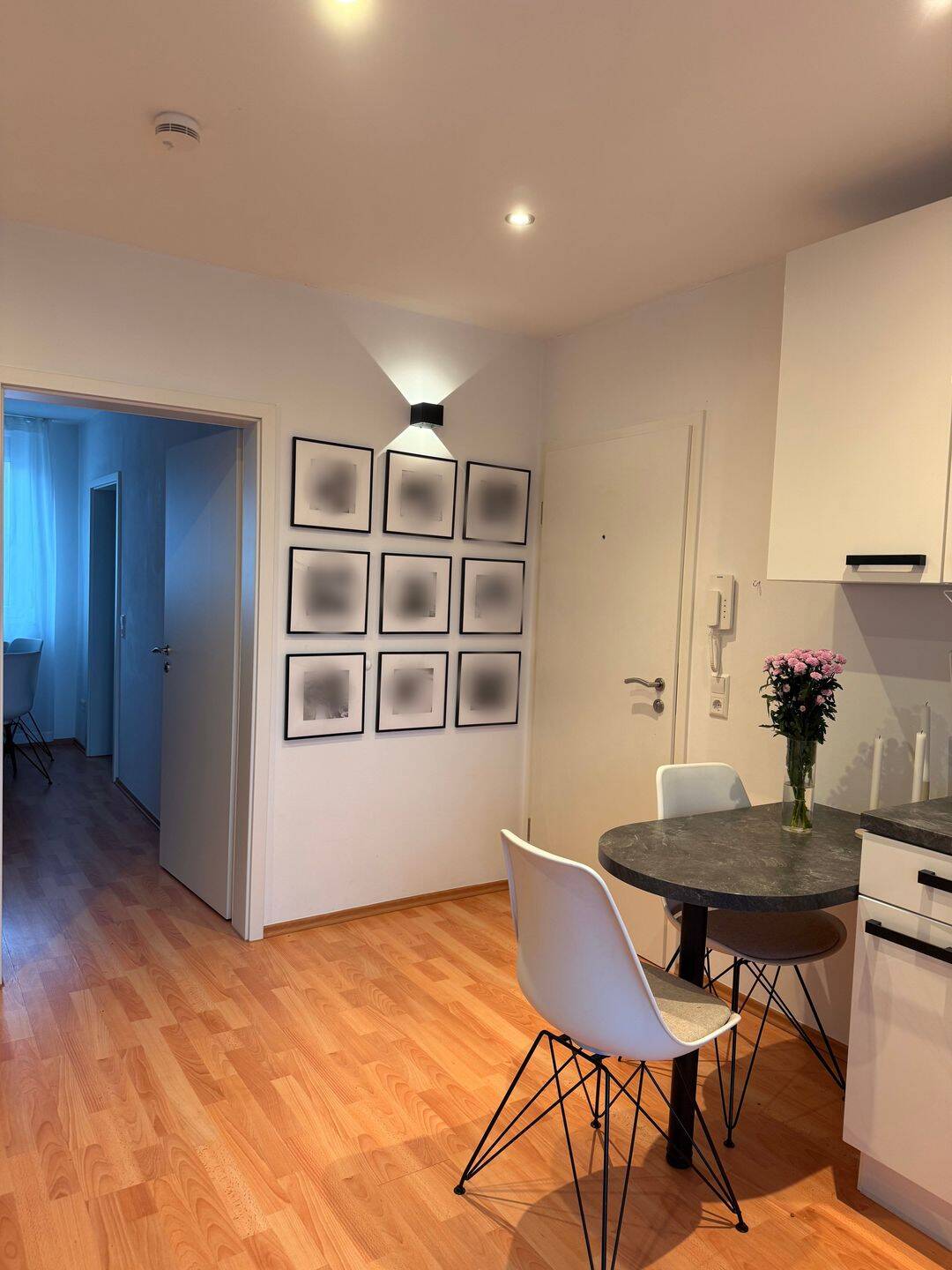 Möbilierte Wohnung mit großem Balkon und Stellplatz in zentraler Lage – Stuttgart – Vorschaubild 5