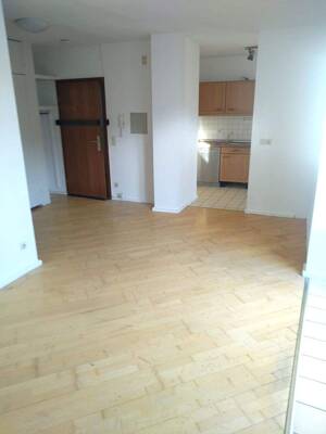 Attraktive Kapitalanlage: Vermietete Dachgeschosswohnung mit Charme und ca. 5,8 % Rendite – 67063 Ludwigshafen am Rhein – Vorschaubild 3