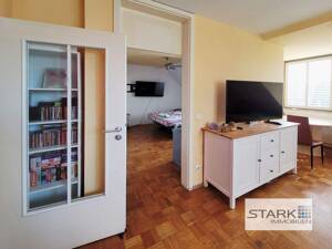 Ruhig gelegene Stadtwohnung mit elegant geschwungenem Balkon Richtung Festungsberg – 97082 Würzburg – Vorschaubild 8