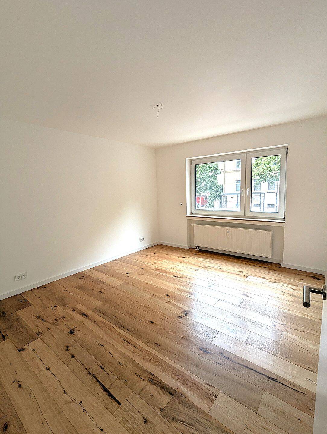 ERSTBEZUG NACH SANIERUNG: Außergewöhnlich schöne 2-Zimmer-Wohnung mit Balkon, zentral und ruhig – Nürnberg – Vorschaubild 7