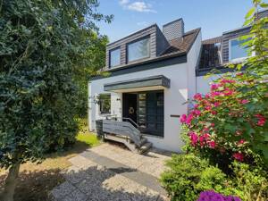 Parkähnliches Grundstück in Alt-Rahlstedt - großzügige Doppelhaushälfte mit Kamin, Loggia und Garage – 22149 Hamburg – Vorschaubild 1