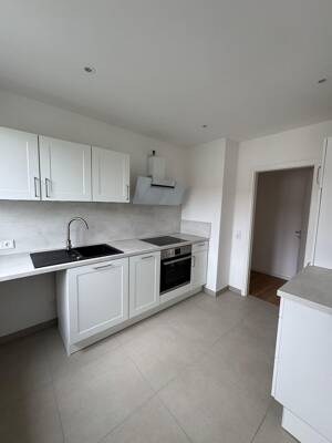 Helle 2-Raumwohnung mit Einbauküche, modernem Bad zu vermieten – 1237 Dresden – Vorschaubild 2