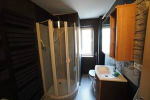 "Hidden Gem" in Erlangens Bestlage: Neuwertige 3-Zimmer-Oase mit Maßküche & Home-Office-Setup! – 91052 Erlangen – Vorschaubild 9
