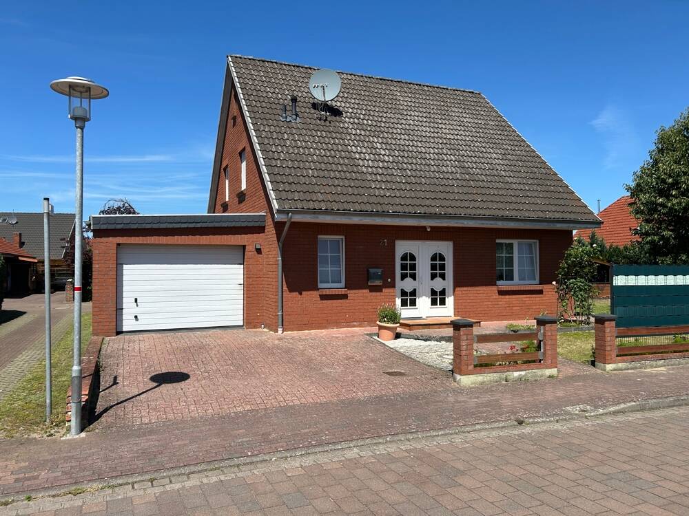 Schönes Einfamilienhaus mit Garage, Gartenhaus und Sauna im Herzen von Bleckede an der Elbe ! – Bleckede – Bild 1 von 9