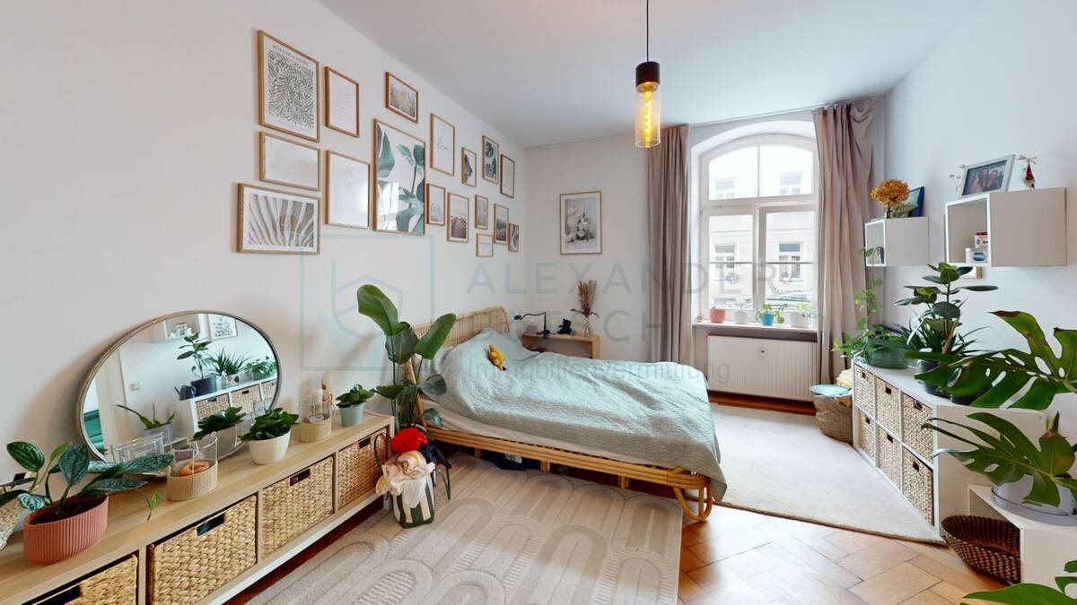 *Kapitalanlagemöglichkeit* Vermietete 2-Zimmer-Altbauwohnung im Erdgeschoss – 80634 München – Bild 1 von 9