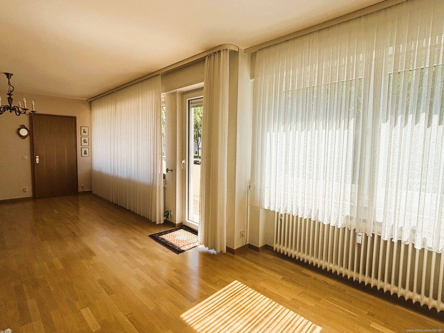 Ihre hochwertige 3 - 4 Zimmer Wohnung mit 2 Balkons und Einzelgarage am Rotenbühl