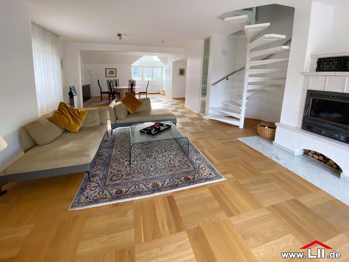 helle Maisonette-Wohnung mit Blick auf den Henninger Turm – 60599 Frankfurt am Main – Bild 1 von 9