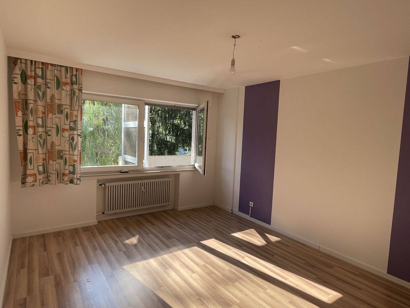 Charmante 3,5 Zimmer Wohnung mit Balkon und Garage «Bezugsfrei» – Köln – Vorschaubild 7
