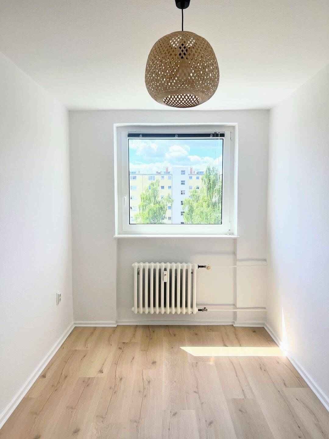 Bezugsfreie + käuferprov.freie 2-Zi.-Whg. mit Balkon + Aufzug in SPANDAU + 2025 teilsaniert + Garage – Berlin – Vorschaubild 5