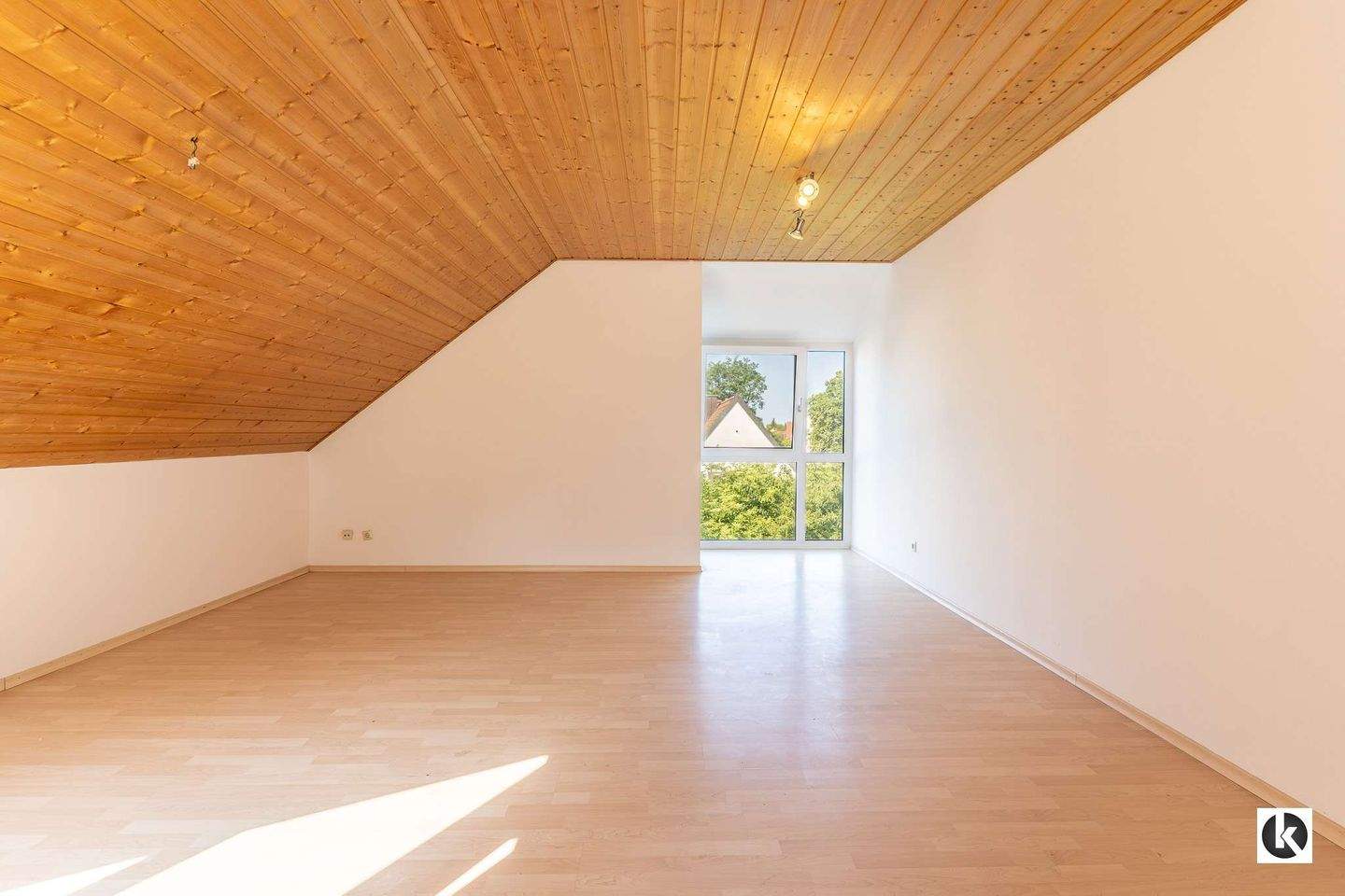 Lichtdurchflutete Dachgeschosswohnung in guter Lage nahe der Innenstadt – Ingolstadt – Vorschaubild 5