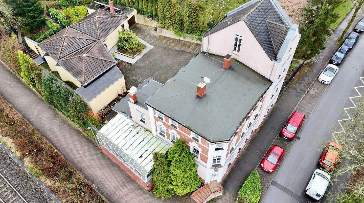 PROVISIONSFREI! 7-Familienhaus + modernes Einfamilienhaus, 2 Garagen und 7 Parkplätze in Alt-Erkrath – Erkrath – Vorschaubild 3
