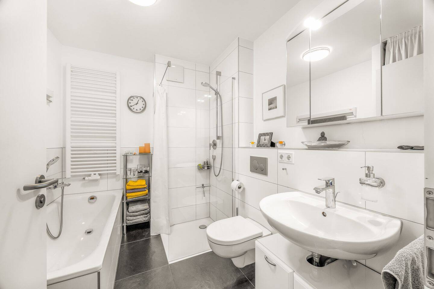 Neuwertige 3-Zimmer-Wohnung mit PV-Anlage, Wärmepumpe und sonnigem Balkon – München – Vorschaubild 6