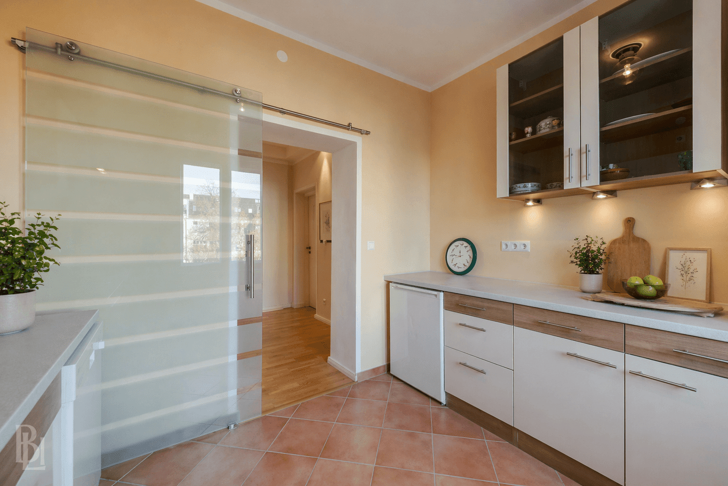Sonniges Wohnglück in Steglitz: 2 Zimmer, Balkon & bequemer Aufzug – Berlin – Vorschaubild 5