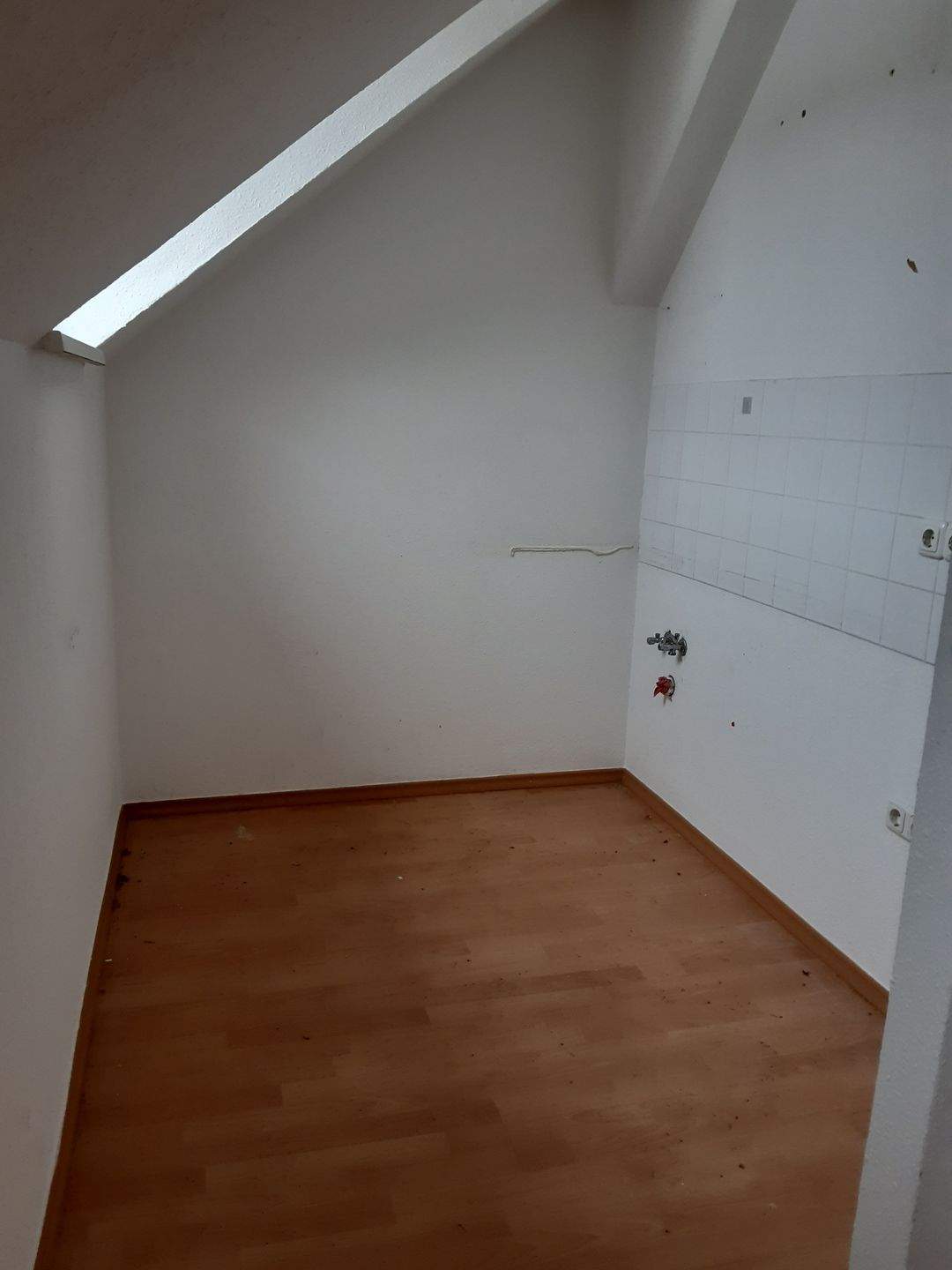 Gemütliche 2-Zimmer-Wohnung im Dachgeschoss – Chemnitz – Vorschaubild 3