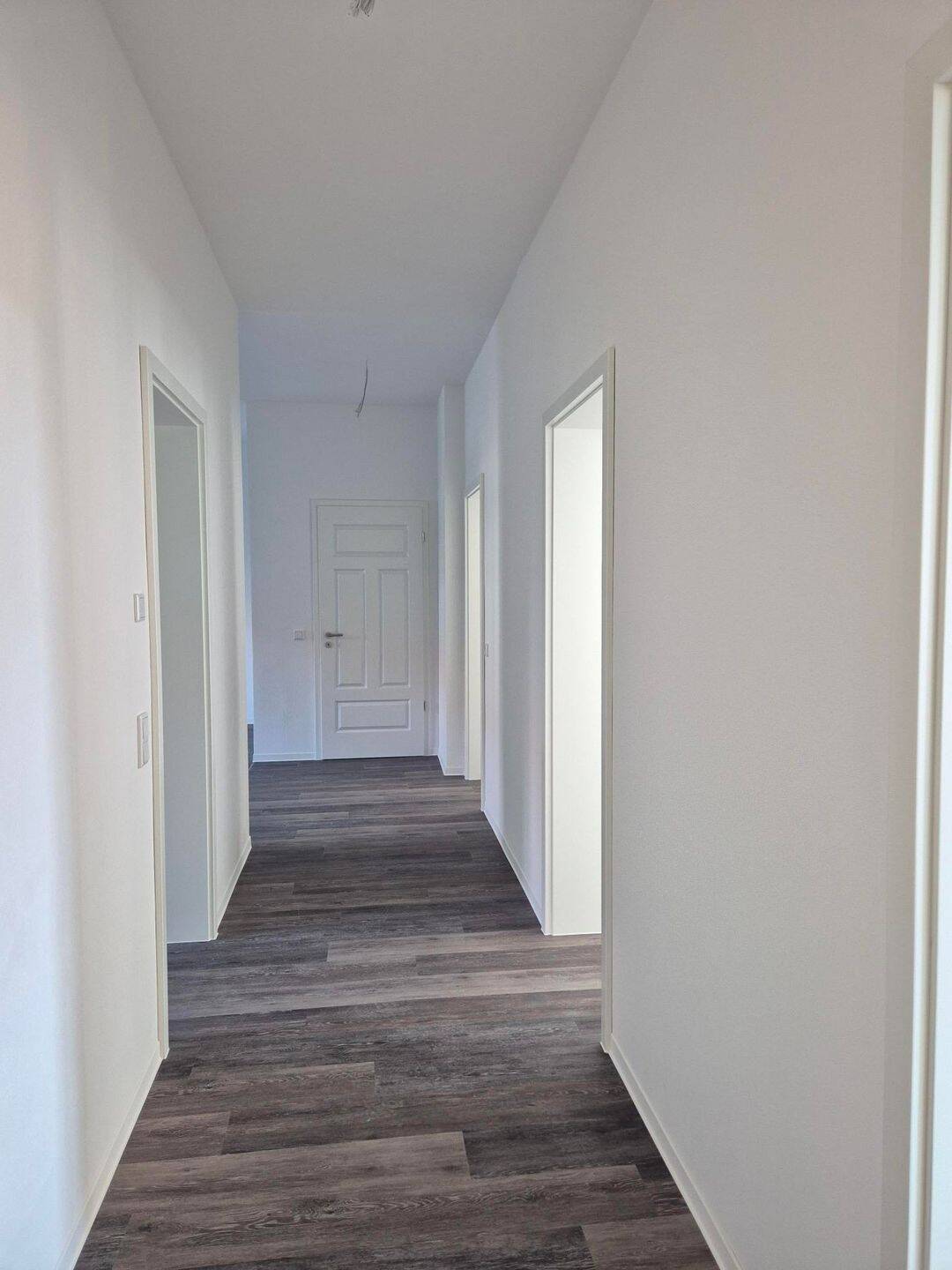 Helle und geräumige Wohnung mit Aufzug in Löbau – Löbau – Vorschaubild 2